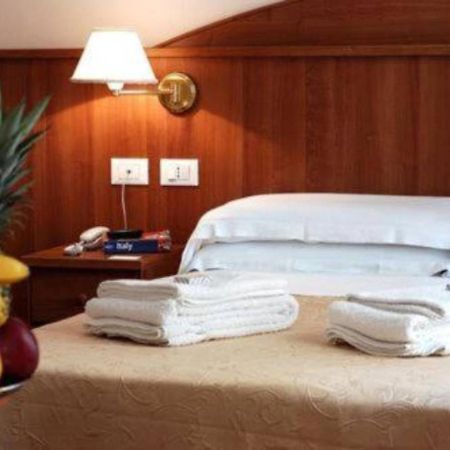 Nahid Accommodation Рим Экстерьер фото