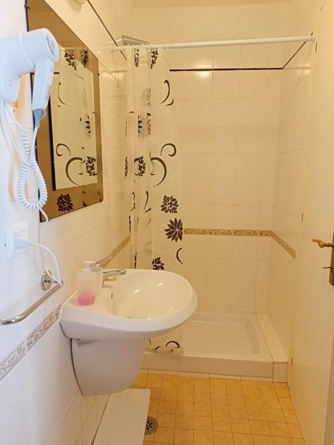 Nahid Accommodation Рим Экстерьер фото