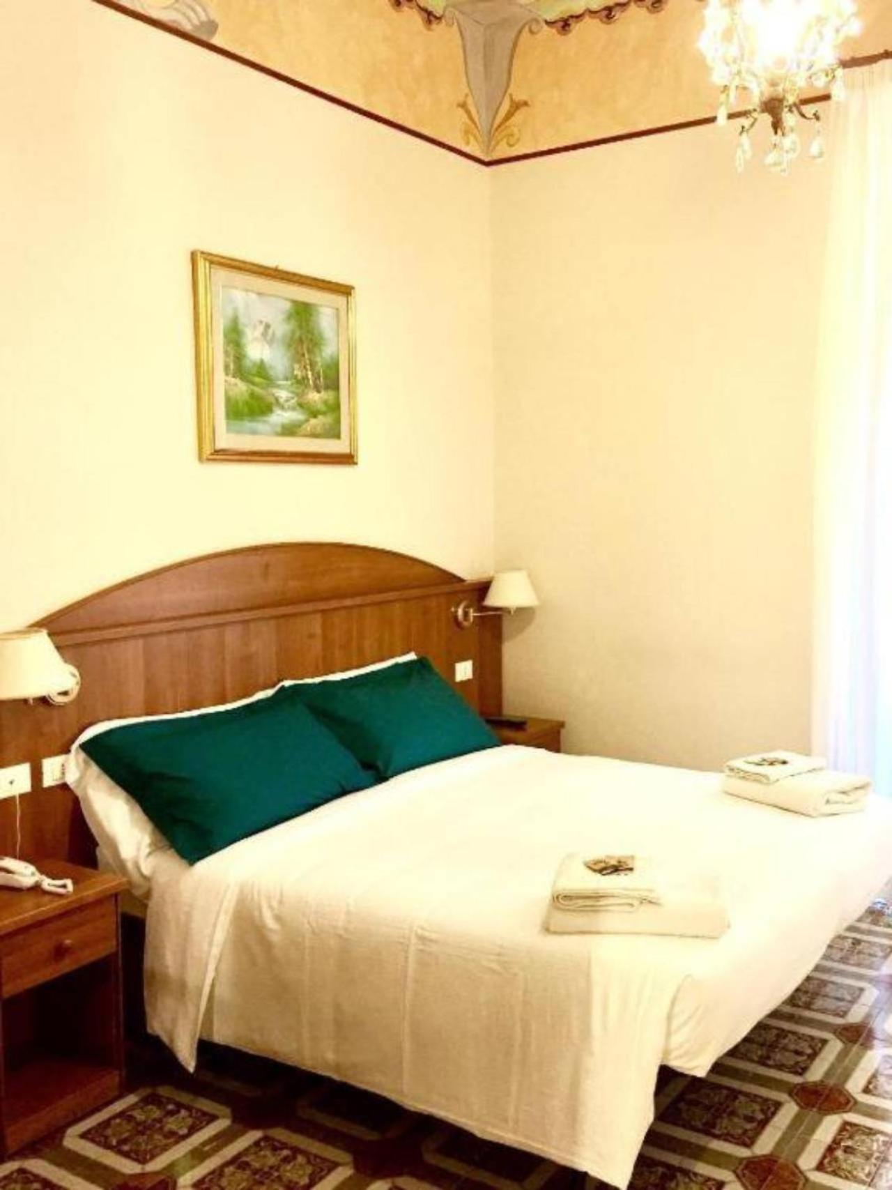 Nahid Accommodation Рим Экстерьер фото