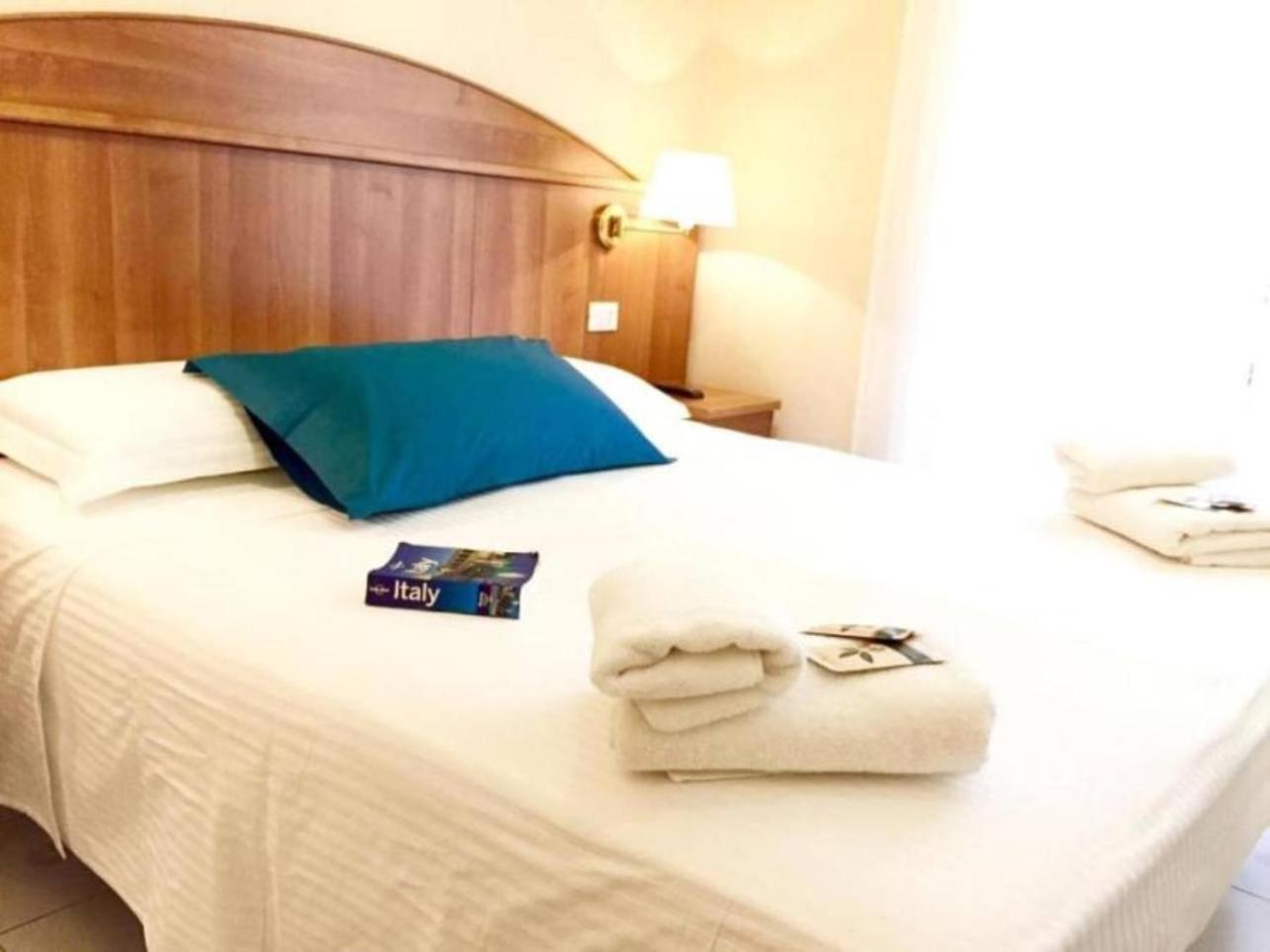 Nahid Accommodation Рим Экстерьер фото