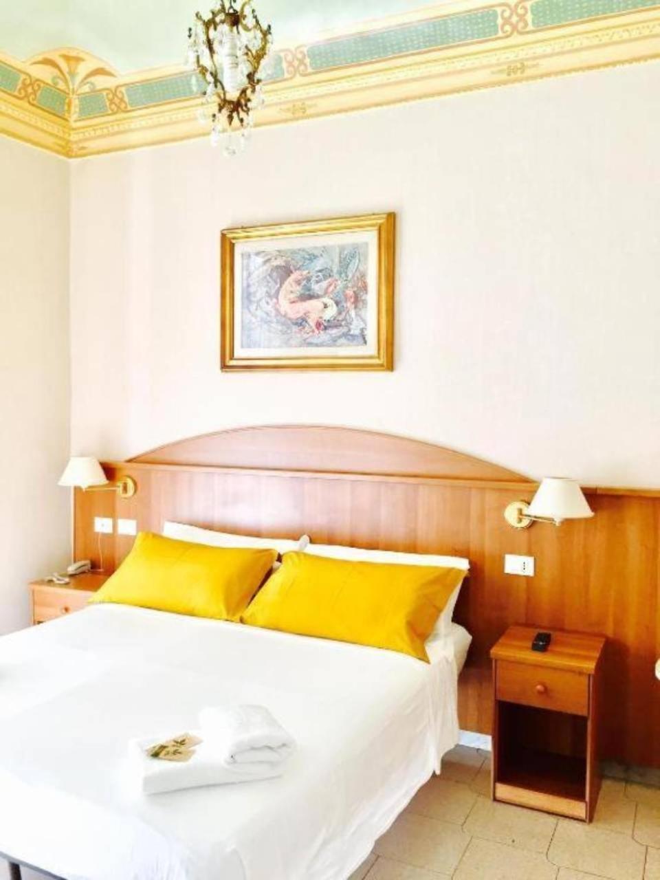 Nahid Accommodation Рим Экстерьер фото