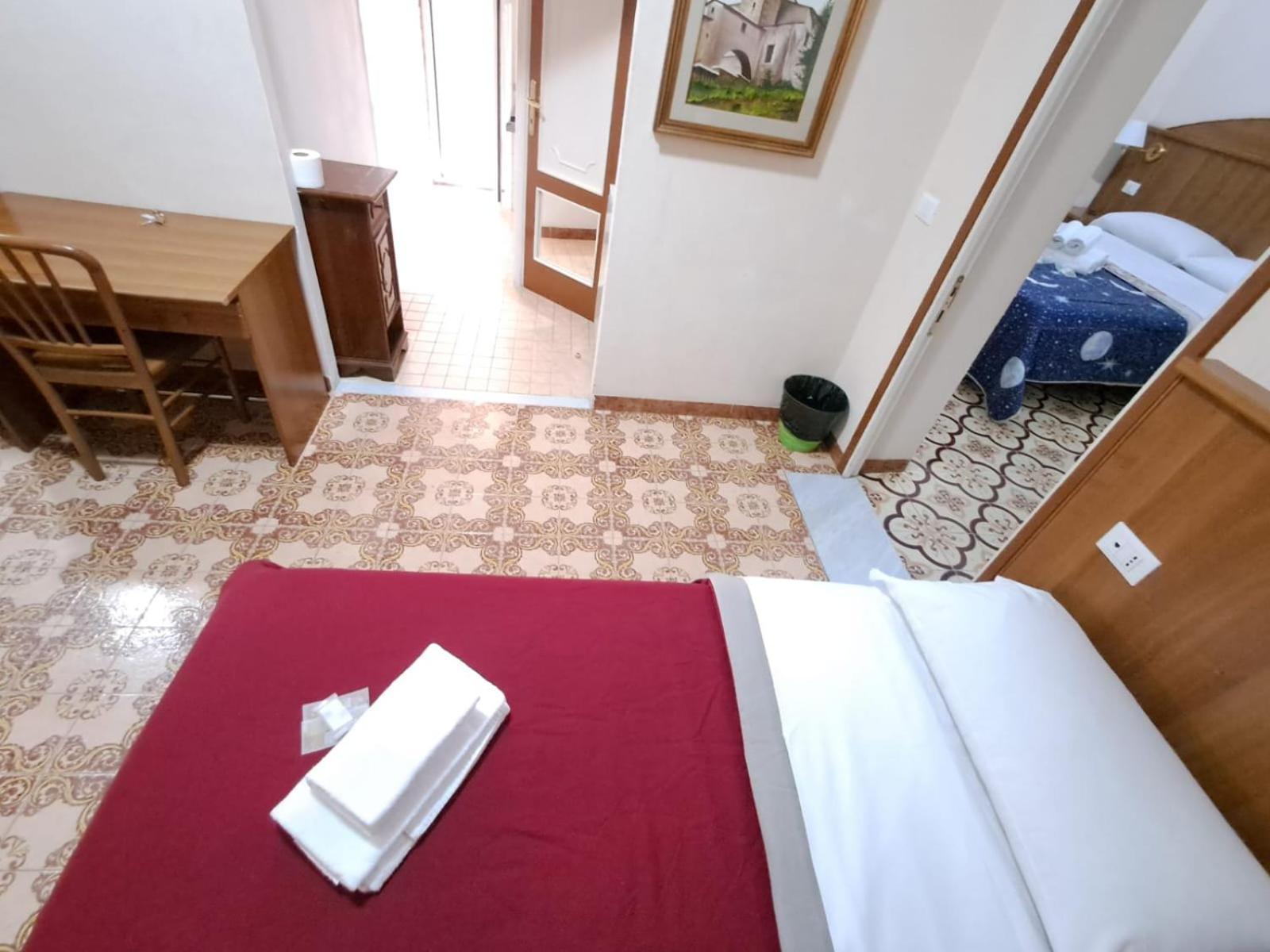 Nahid Accommodation Рим Экстерьер фото